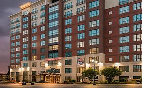 Hampton Inn & Suites National Harbor-Newly Renovated